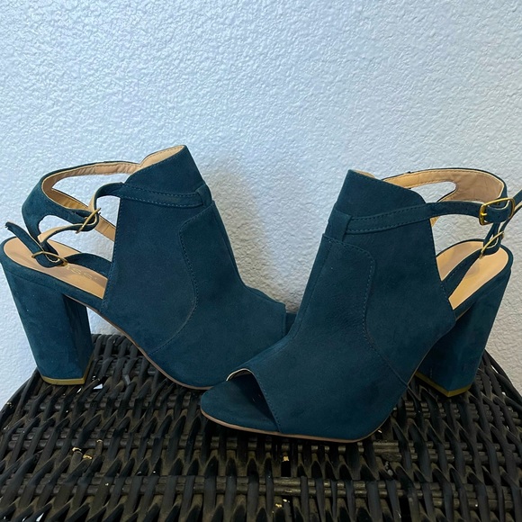 Cklass Teal Heels - Picture 1 of 5